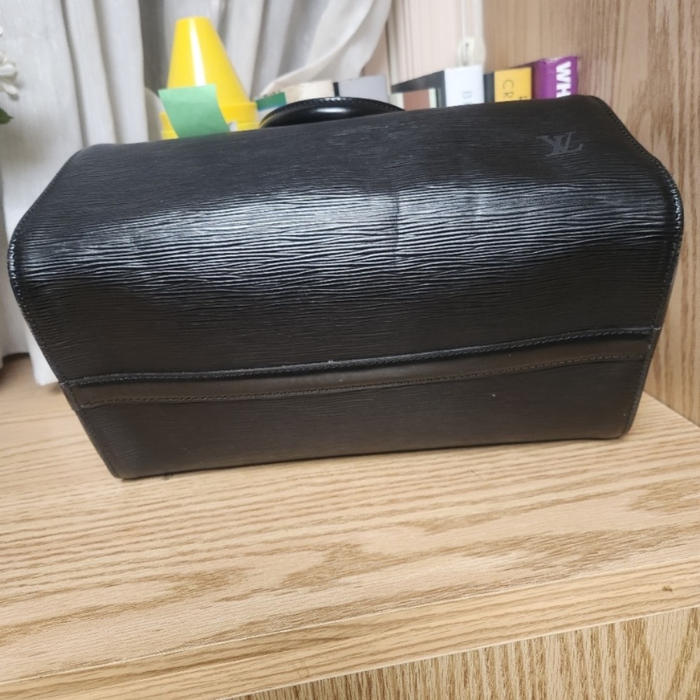 LOUIS VUITTON: Epi black speedy 30 - Picture 9 of 16